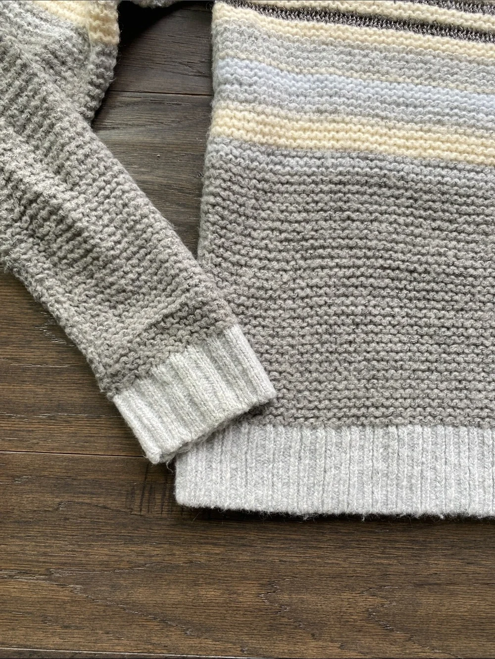 GAP Kids Striped Crewneck Sweater Metallic Girls Sz 14/16 Gray, Cream, Blue